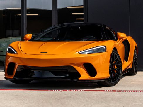 Used 2022 McLaren GT RWD image 1