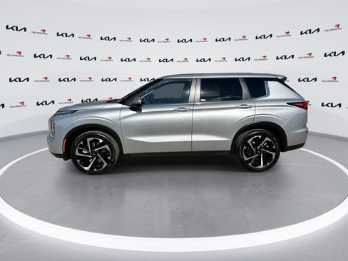 Used 2024 Mitsubishi Outlander SE Black Edition AWD/4WD image 5