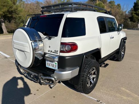 Used 2014 Toyota FJ Cruiser 4WD image 6