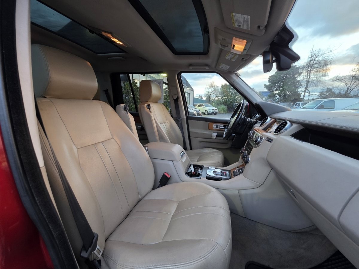 Used 2015 Land Rover LR4 HSE AWD/4WD image 11