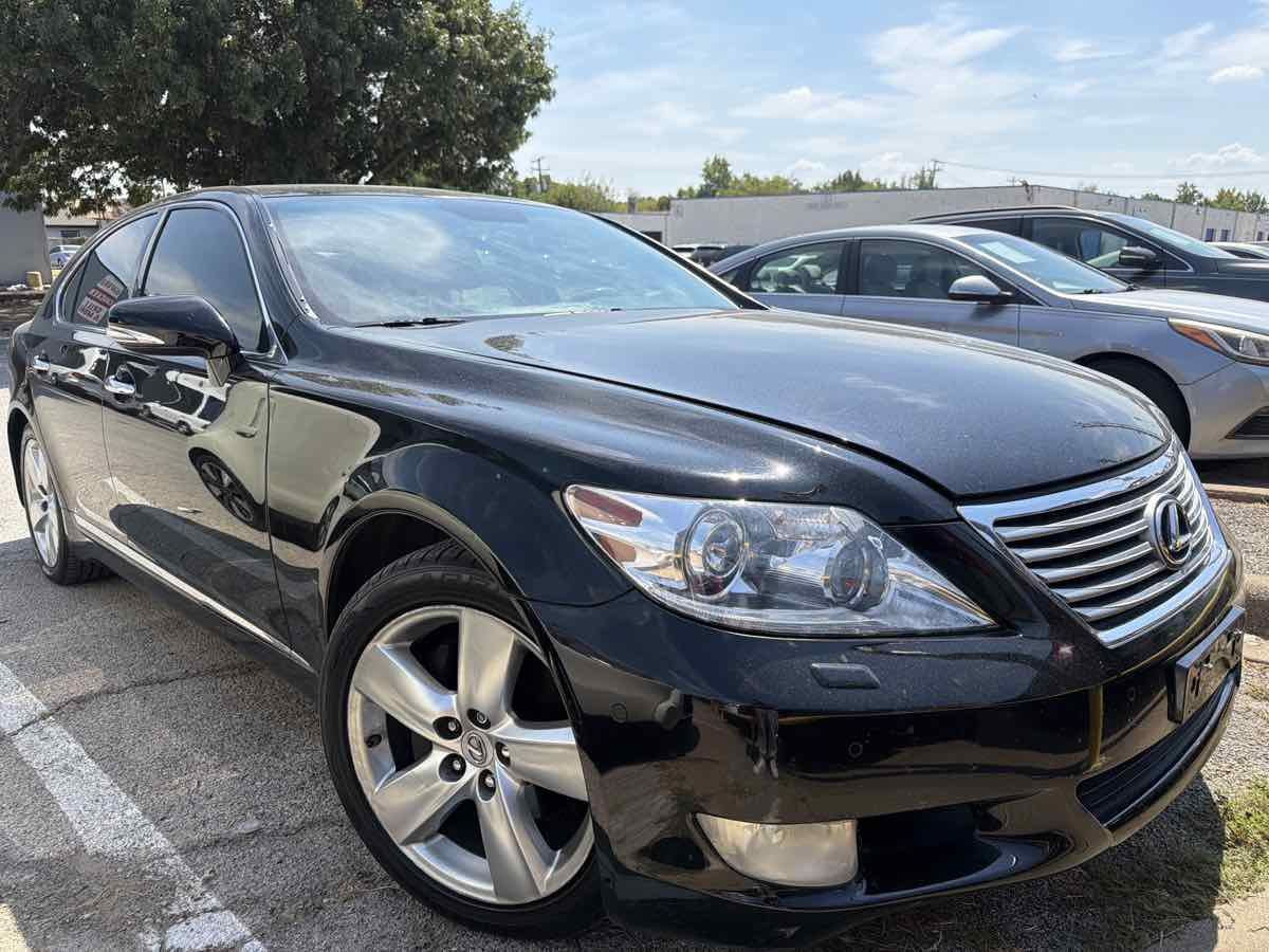 Used 2011 Lexus LS 460 w/ Luxury Value Edition RWD image 2