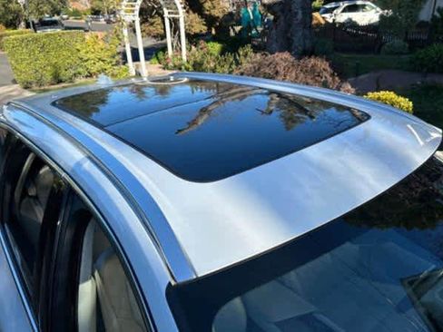 Used 2023 Volvo XC60 B5 Plus w/ Climate Package image 3