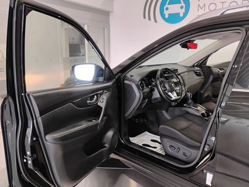 Used 2019 Nissan Rogue SV image 8