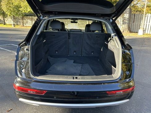 Used 2020 Audi Q5 2.0T Premium w/ Convenience Package image 29