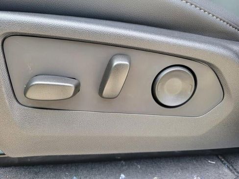 New 2025 Chevrolet Colorado LT w/ LT Convenience Package image 19