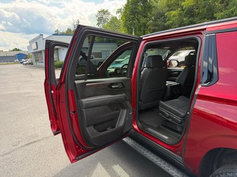 Certified 2025 Chevrolet Suburban Z71 w/ Comfort Package AWD/4WD image 24
