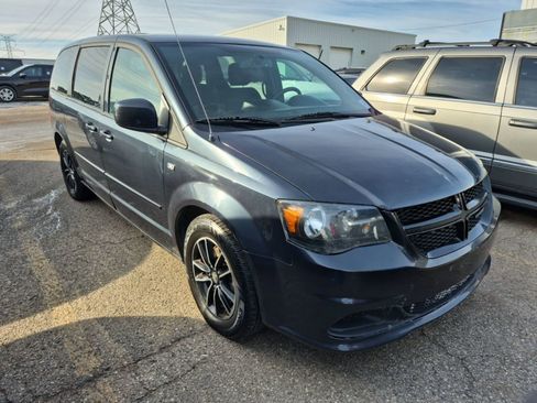 Used 2014 Dodge Grand Caravan SE image 5