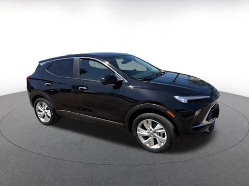 Used 2025 Buick Encore GX Preferred FWD image 2