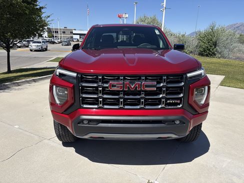 Used 2025 GMC Canyon AT4 w/ AT4 Premium Package AWD/4WD image 8