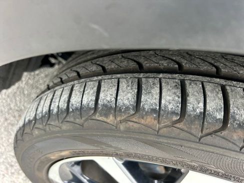 Used 2021 Toyota C-HR XLE image 47