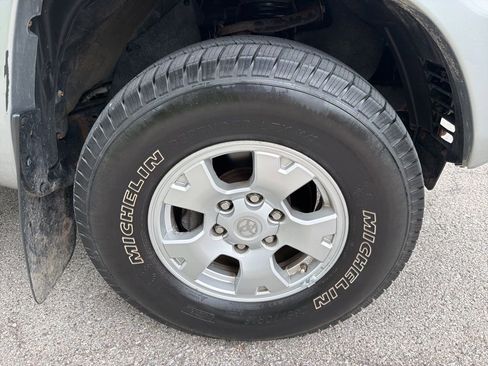 Used 2015 Toyota Tacoma 4x4 Access Cab V6 w/ TRD Off-Road Package image 16