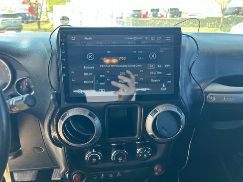 Used 2016 Jeep Wrangler Unlimited Sport w/ Connectivity Group AWD/4WD image 35