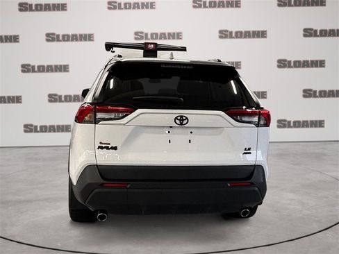 Used 2021 Toyota RAV4 LE image 4