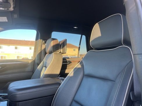 Used 2025 Chevrolet Tahoe Premier image 10