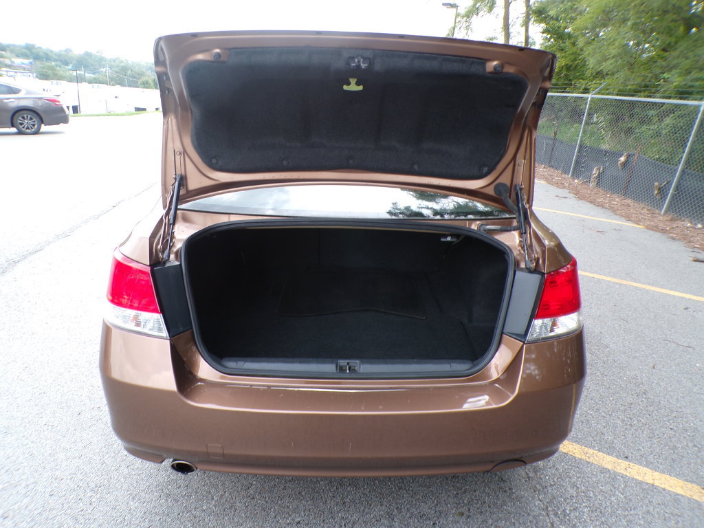 Used 2012 Subaru Legacy 2.5i Premium w/ All-Weather Pkg AWD/4WD image 19