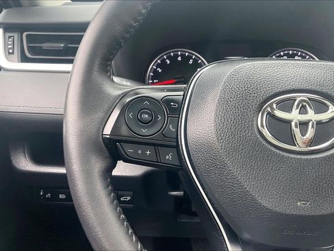 Used 2022 Toyota RAV4 XLE w/ Convenience Package image 23