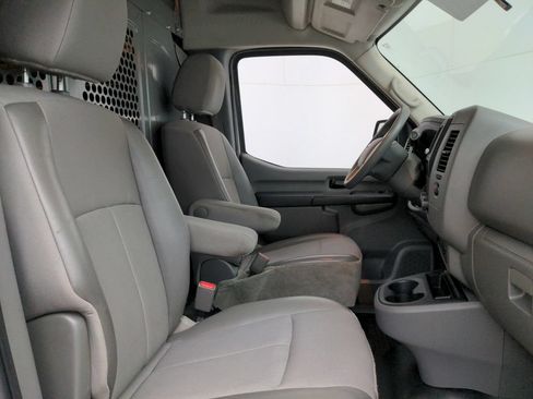 Used 2020 Nissan NV 2500 S RWD image 27