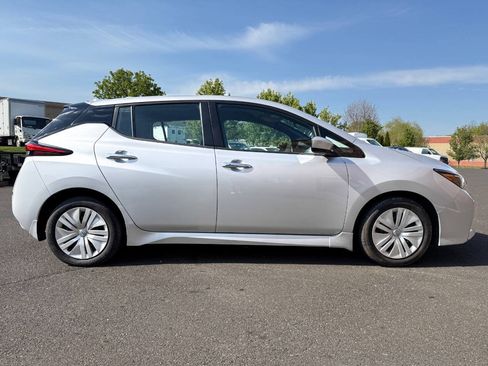 Used 2023 Nissan Leaf S FWD image 5