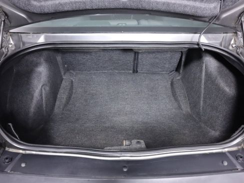 Used 2011 Dodge Challenger SE image 27