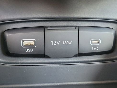 New 2026 Hyundai Venue SE image 13