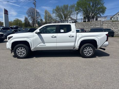 New 2026 Toyota Tacoma SR5 RWD image 4