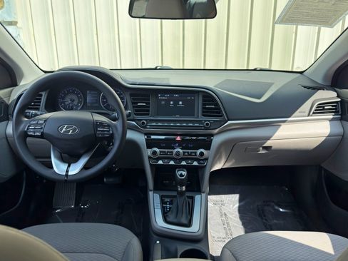 Used 2020 Hyundai Elantra SEL FWD image 11