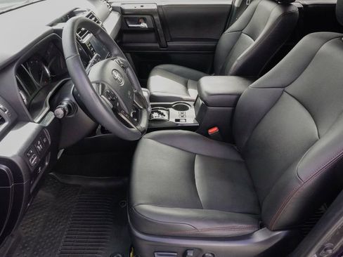 Used 2020 Toyota 4Runner TRD Off-Road Premium w/ Moonroof Package AWD/4WD image 19