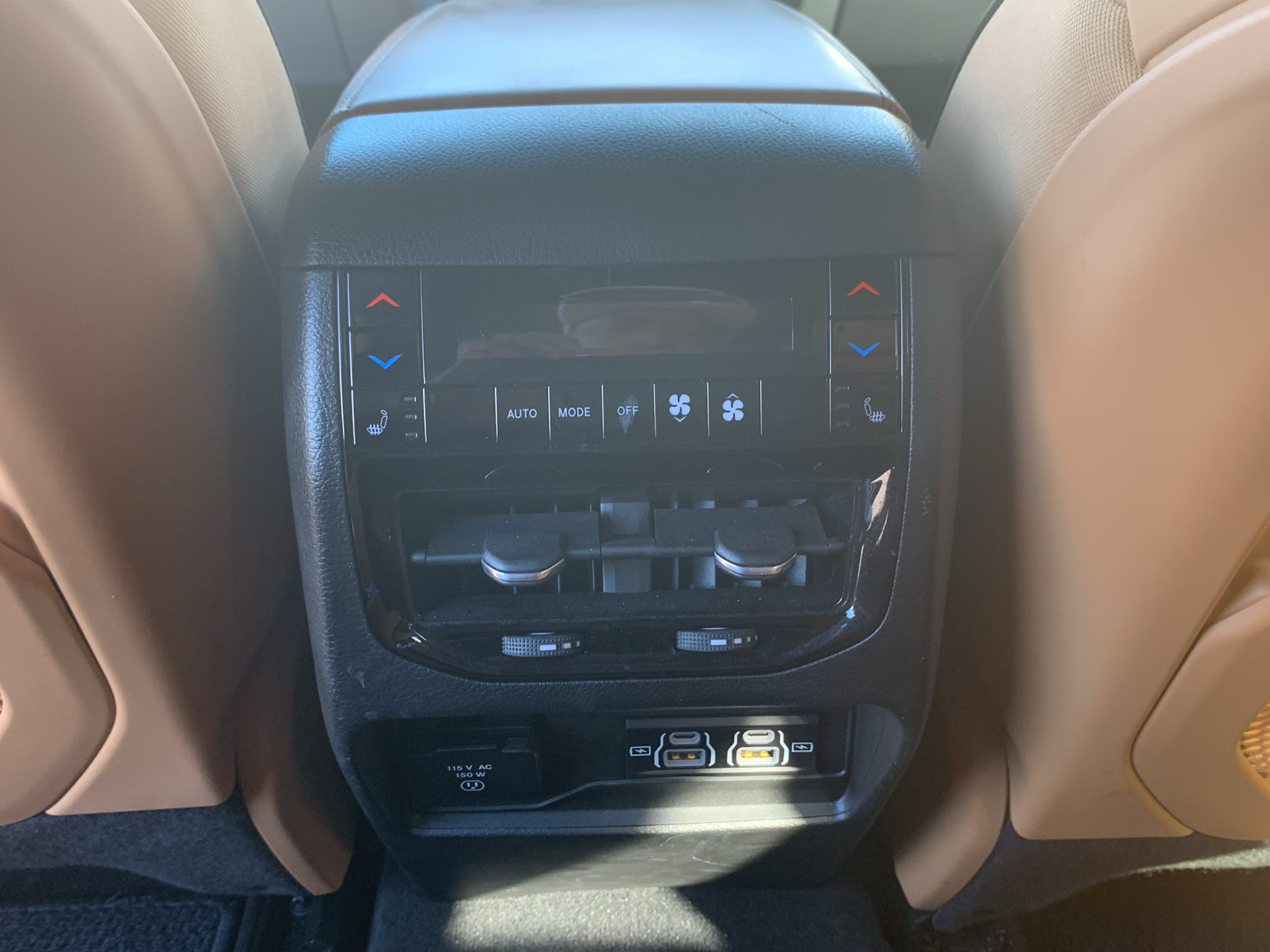 Used 2023 Jeep Grand Cherokee Summit w/ Luxury Tech Group V AWD/4WD image 18