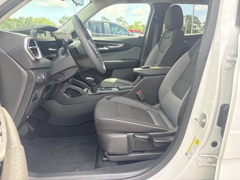 Used 2025 Chevrolet TrailBlazer LT FWD image 17