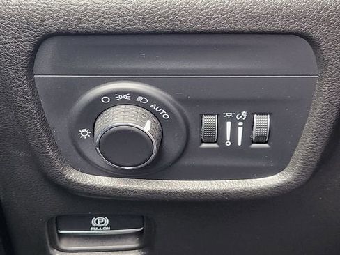 Used 2022 Jeep Grand Cherokee L Laredo w/ Luxury Tech Group I AWD/4WD image 20