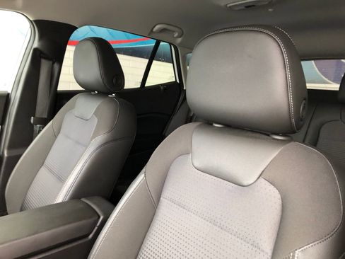 Used 2025 Chevrolet Trax LT w/ Driver Confidence Package FWD image 17