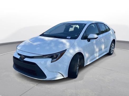 Used 2024 Toyota Corolla LE FWD image 2