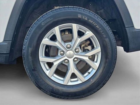 Used 2023 Jeep Grand Cherokee Limited image 21