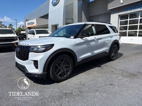 New 2026 Ford Explorer ST-Line image 3