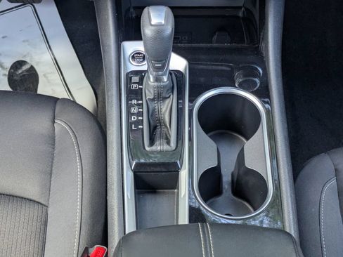 Used 2024 Nissan Altima 2.5 SV FWD image 17