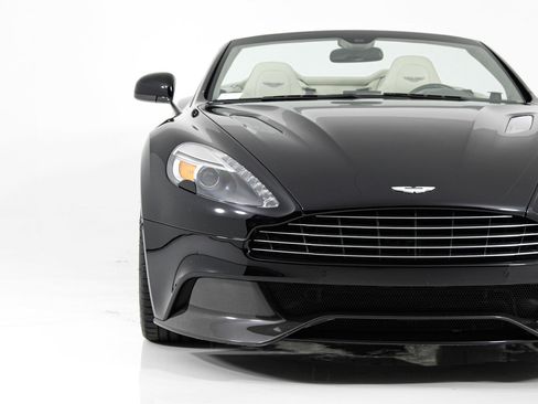 Used 2014 Aston Martin Vanquish Volante RWD image 21