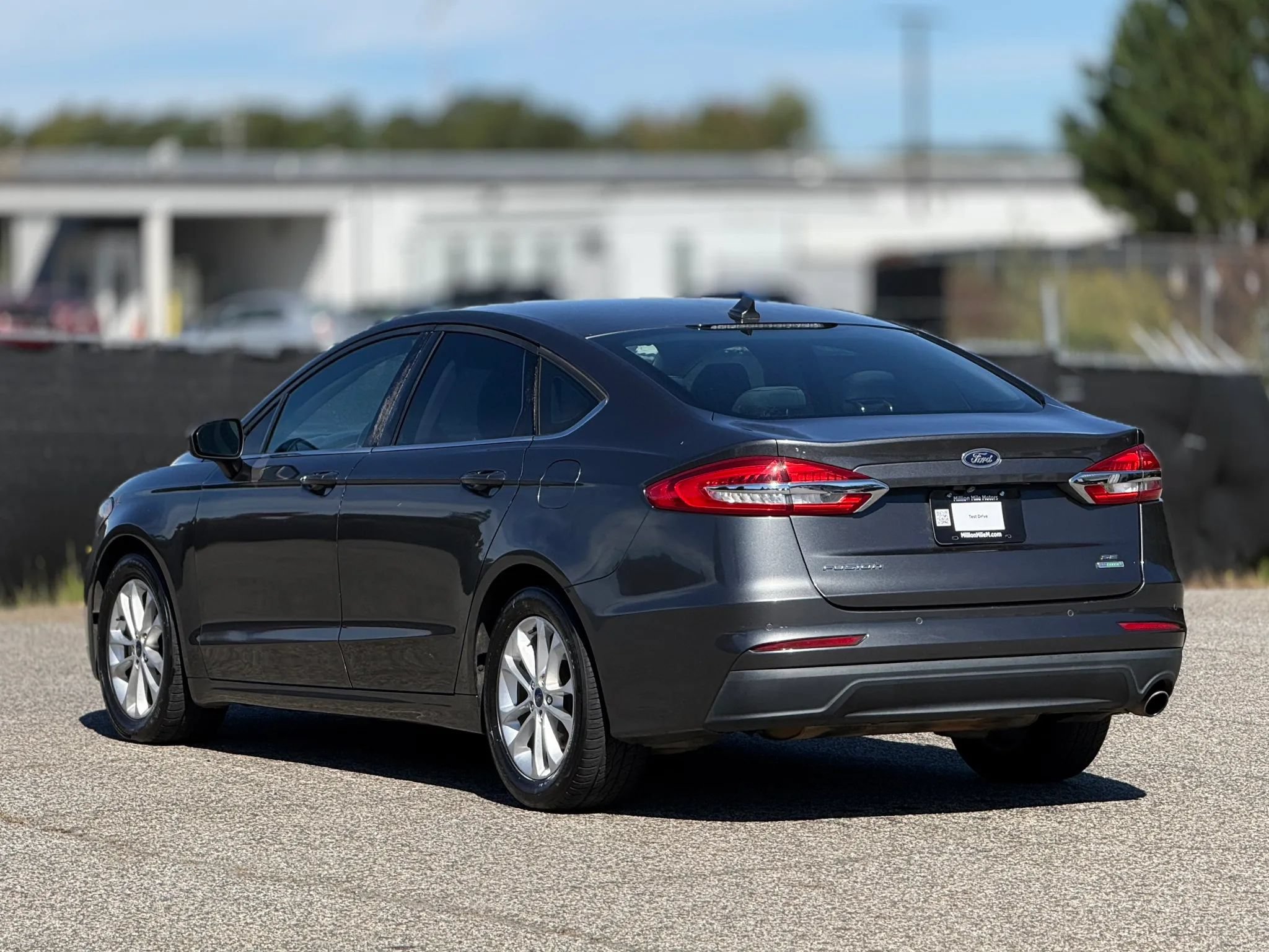 Used 2019 Ford Fusion SE FWD image 10