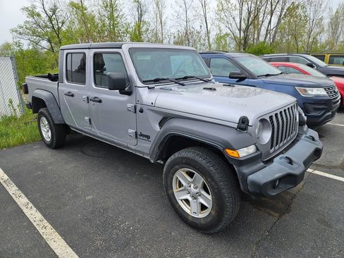 Used 2020 Jeep Gladiator Sport w/ Quick Order Package 24S AWD/4WD image 3