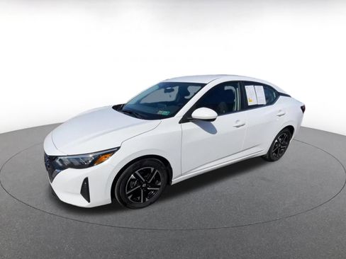 Used 2025 Nissan Sentra SV image 7