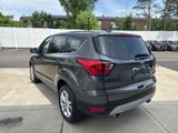 Used 2019 Ford Escape SE image 4