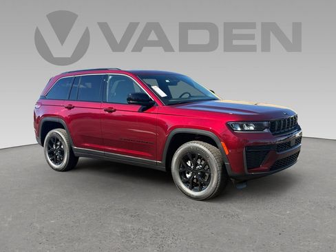 New 2026 Jeep Grand Cherokee Altitude image 1
