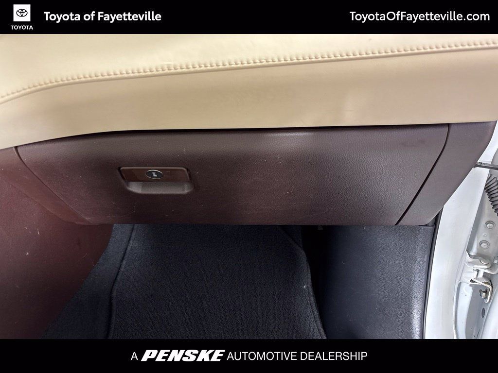 Used 2021 Toyota Highlander Limited FWD image 14