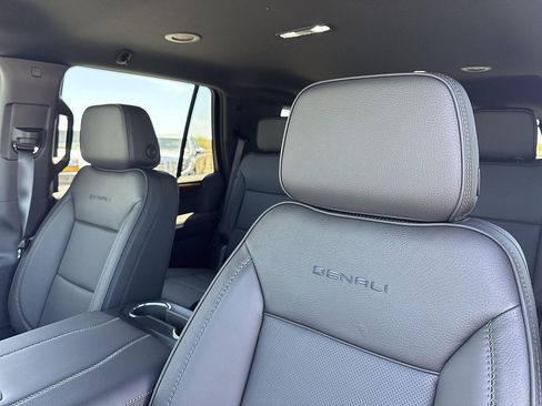 New 2026 GMC Yukon Denali AWD/4WD image 22