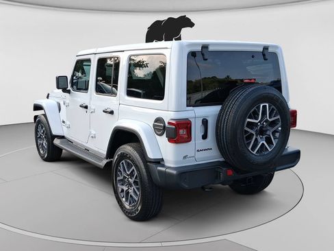 New 2026 Jeep Wrangler Unlimited Sahara AWD/4WD image 5