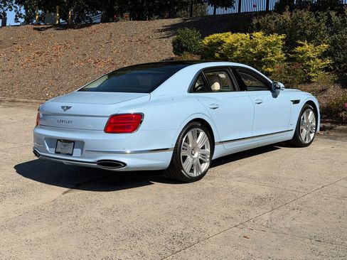 New 2026 Bentley Flying Spur Plug-In Hybrid image 9