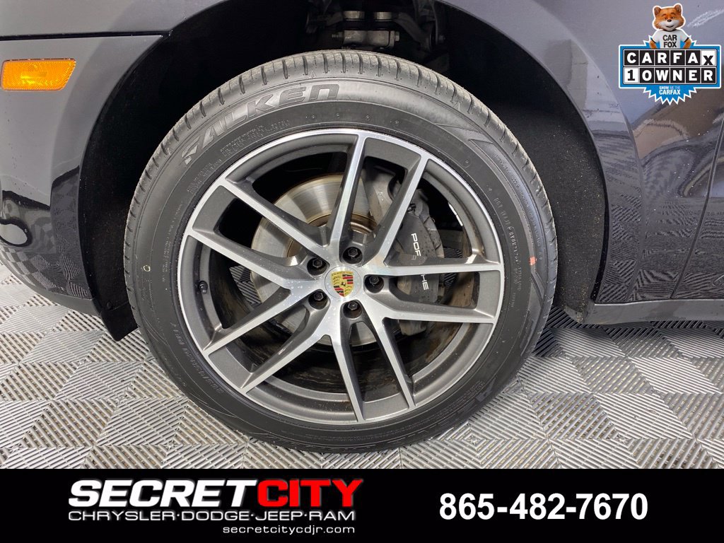 Used 2023 Porsche Macan AWD/4WD image 9