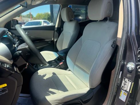 Used 2017 Hyundai Santa Fe Sport image 9