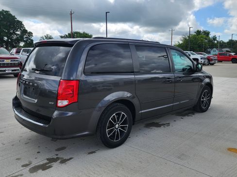 Used 2017 Dodge Grand Caravan GT FWD image 5