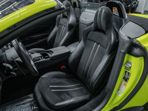 Used 2022 Aston Martin V8 Vantage Roadster image 22