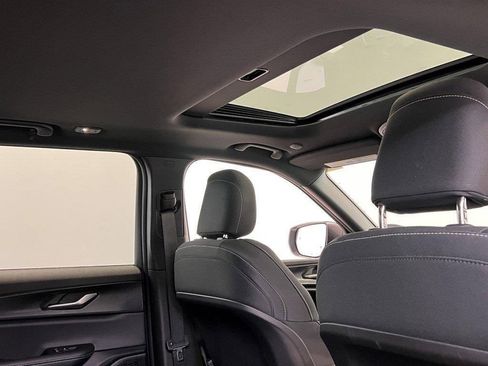 New 2025 Jeep Grand Cherokee Laredo w/ Luxury Tech Group I image 15